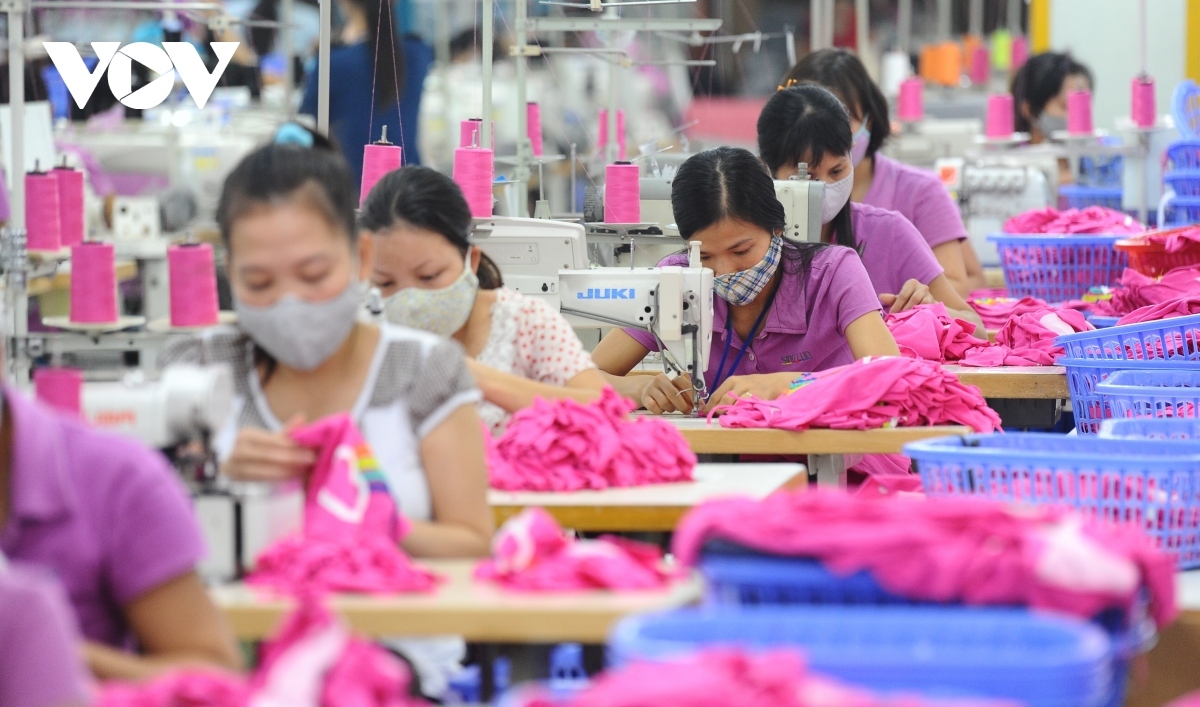 Year-end labour market enjoy positive signs
